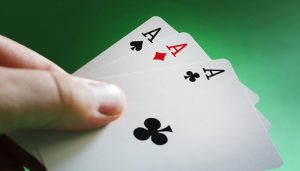 Cách chơi bài cào luôn thắng: Các chiến thuật tâm lý "đọc vị" đối thủ trong bài cào