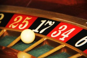 So Sánh Casino 12Bet Với Các Sòng Bài Trực Tuyến Khác: Ưu & Nhược Điểm